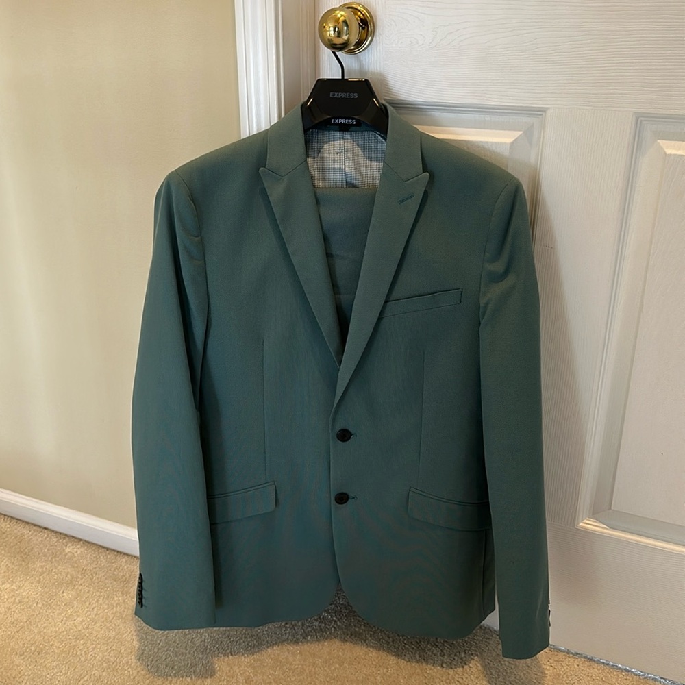 Men’s Two Piece Express Sage Green Suit - 40R Extra Slim/32 x 30 Extra Slim Pant